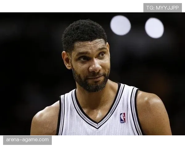 蒂姆·邓肯篮下高效放弃三分助马刺稳固内线防守优势