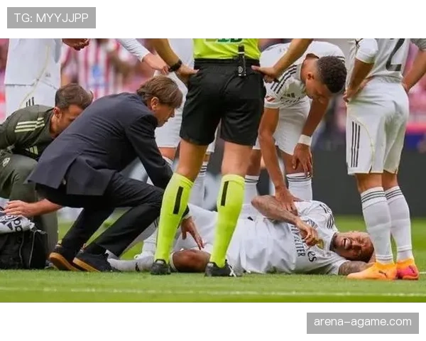 皇马中锋短缺问题持续，球队攻防体系稳定面临考验